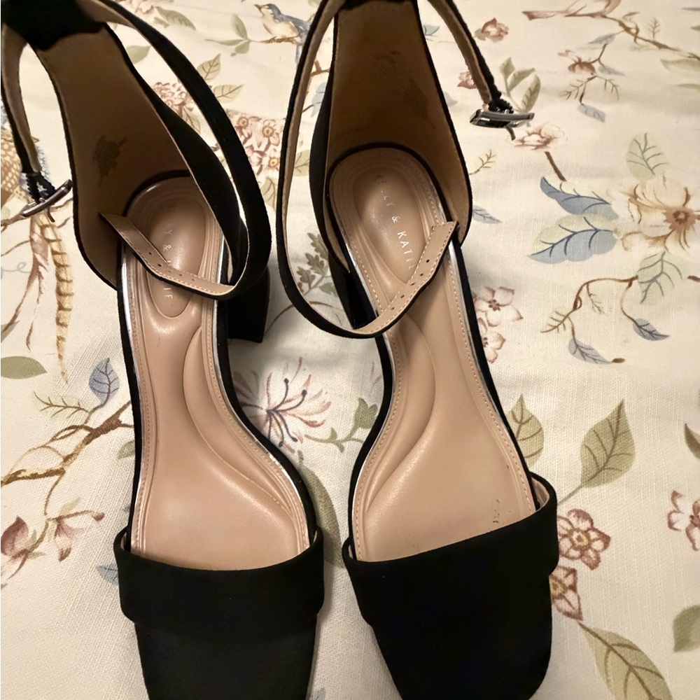 Kelly & Katie Black Open-Toe Block Heel Sandals with Ankle Strap